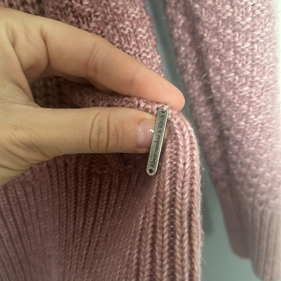 Pink Abercrombie & fitch knit! - Picture 3 of 5